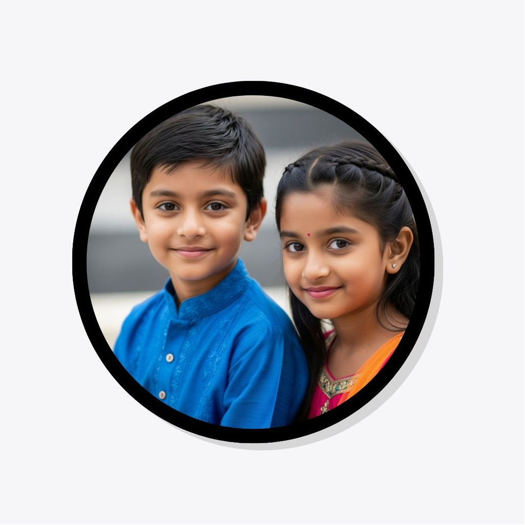 Circle Dual Border Frame Wall Photo